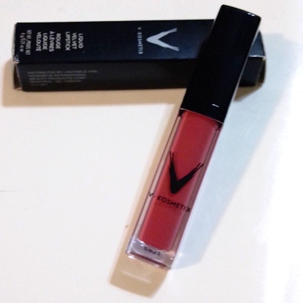 V. Kosmetic Creamy Liquid Velvet Lipstick